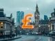 Bank of England re-evaluating the Digital Pound project, symbolizing a shift towards private financial innovation.