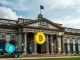 Bank of England building, symbolizing new stablecoin regulation allowing government bonds as backing, fostering trust in digital assets.