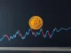 Arthur Hayes Bitcoin rally warning as cryptocurrency hovers above volatile market graph