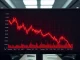 Bitcoin price chart showing a sharp downward trend and bear flag pattern analysis.