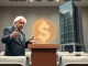 Donald Trump accuses major banks of blocking stablecoin legislation in a political clash over cryptocurrency.